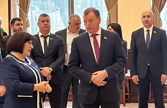 Zaur Asgenderov and Saghiba Gafarova discuss prospects of opening border between Russia and Azerbaijan